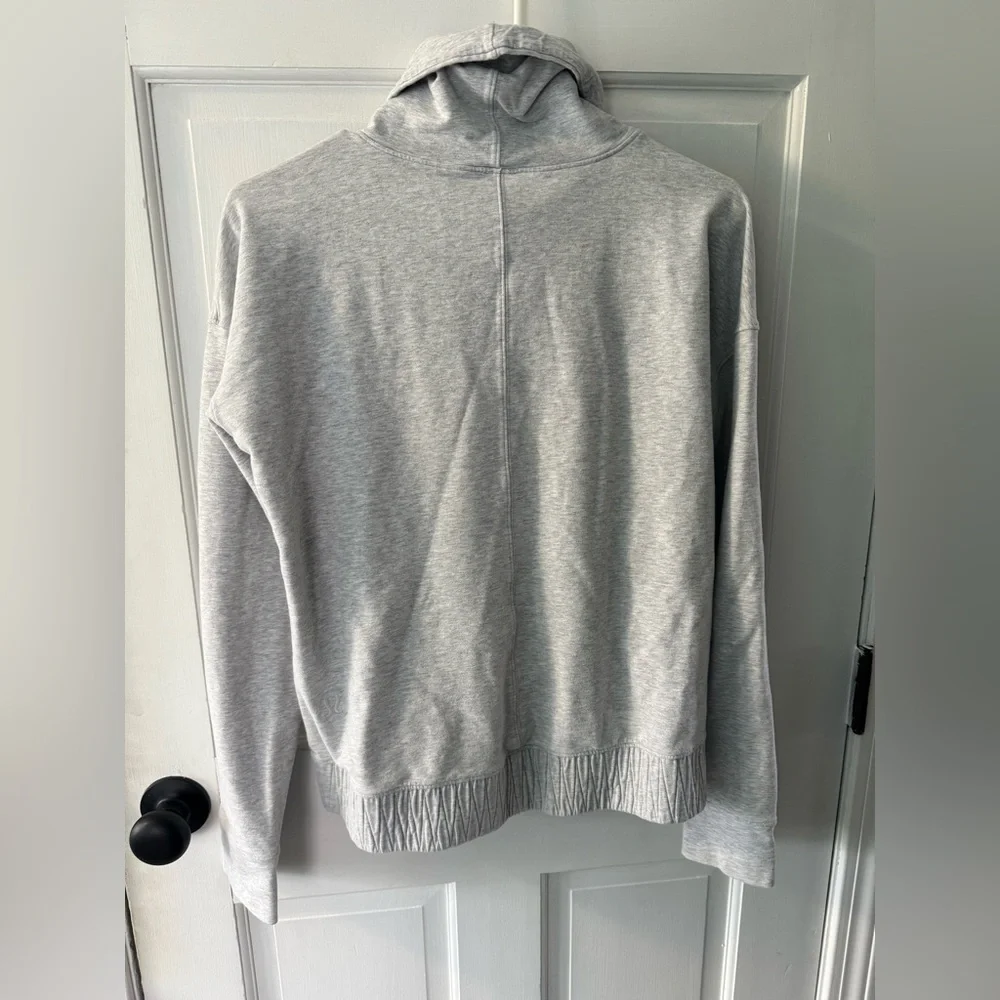 Lululemon Stress Less Gray Pullover Sweatshirt Cowl Neck Woman’s Size 4